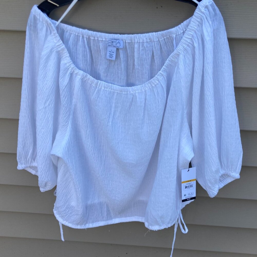 Stunning White Off the Shoulder Top, Size L, runs a little large